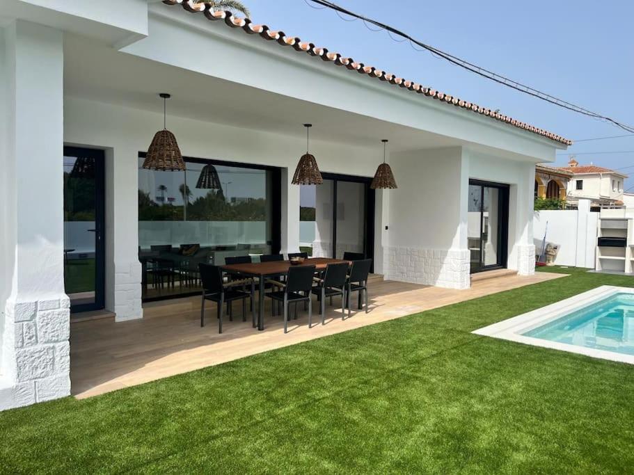 Villa Monaghans *